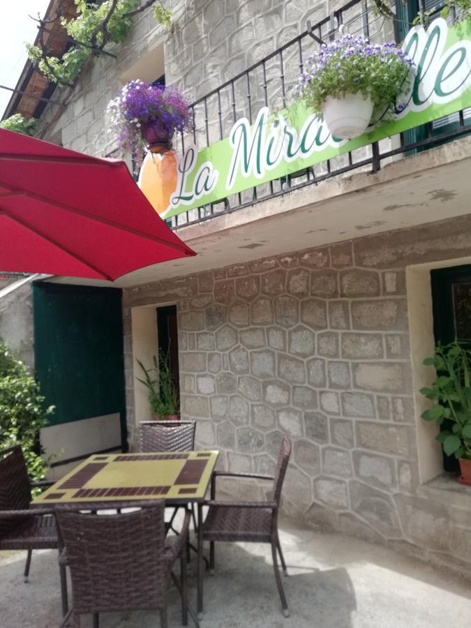 La Mirabelle-Casteil Country House Guest House Екстериор снимка
